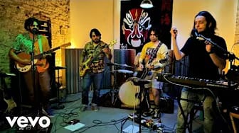 Post 7 by Los Nasdrovia on YouTube (video)