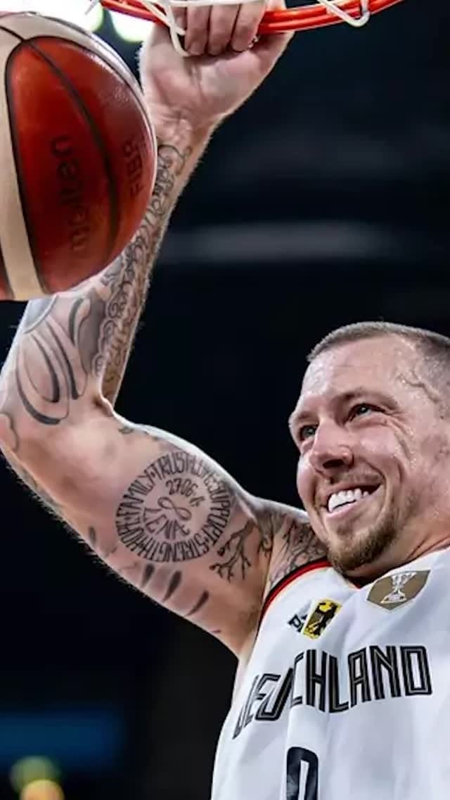 Post 2 by Daniel Theis on Instagram (video)