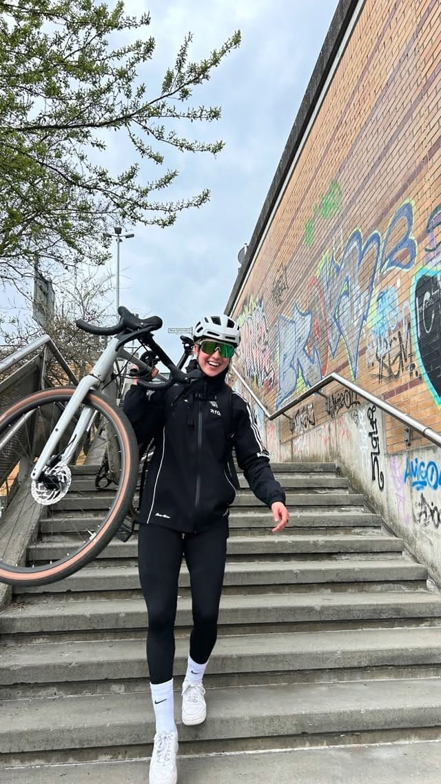 Post 2 by Anna Aehling on Instagram (video)