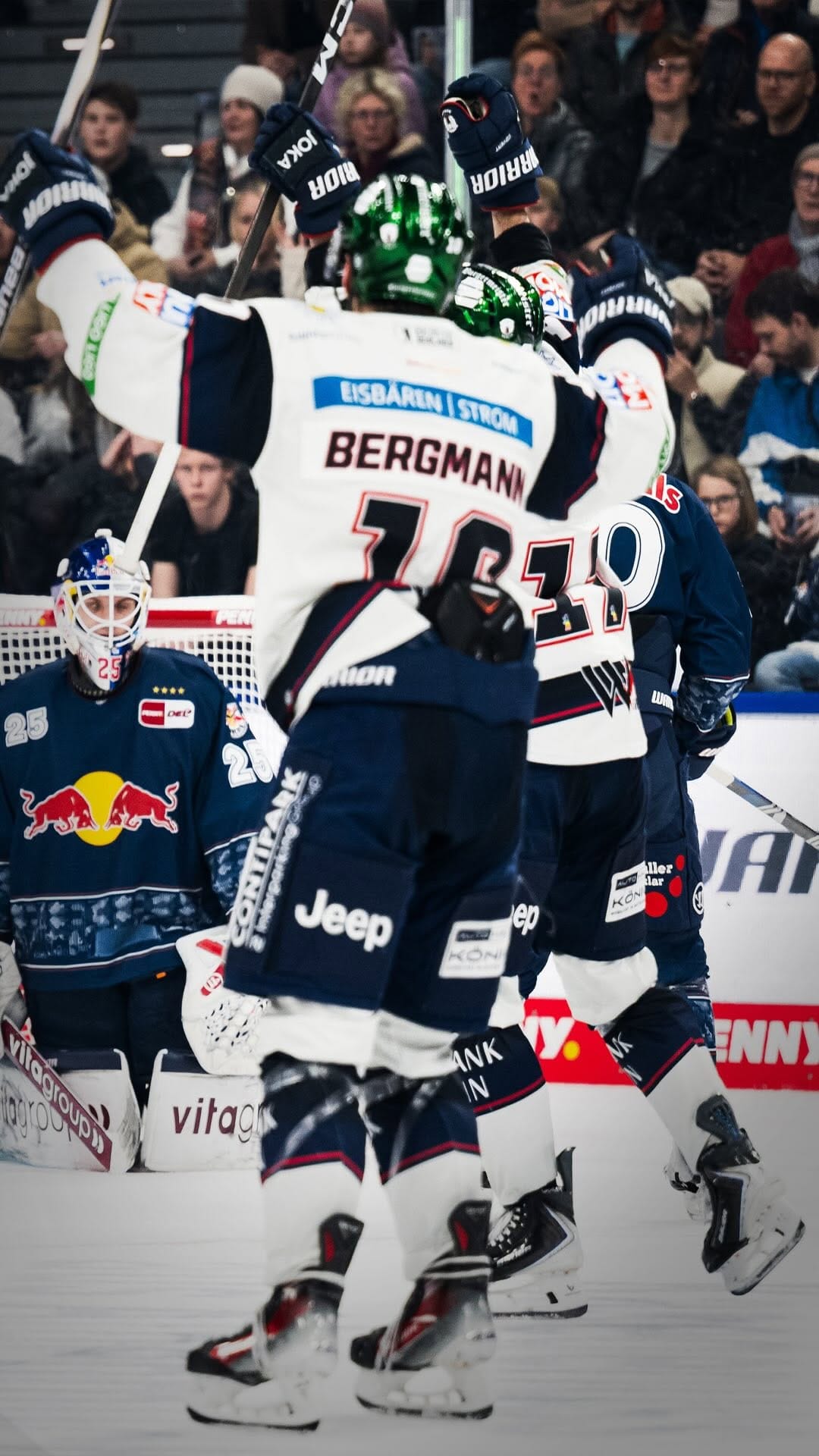 Post 4 by Lean Bergmann on Instagram (video)