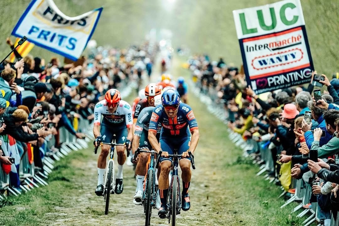 Post 8 by Niklas Märkl on Instagram (carousel)