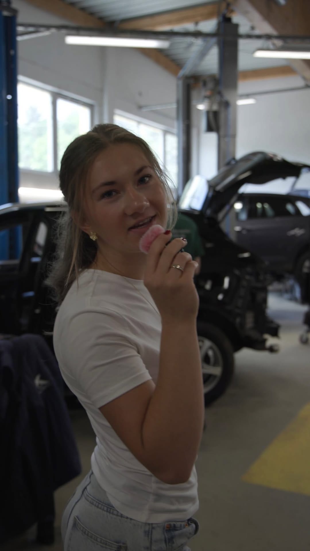 Post 7 by Laura Böhme on Instagram (video)