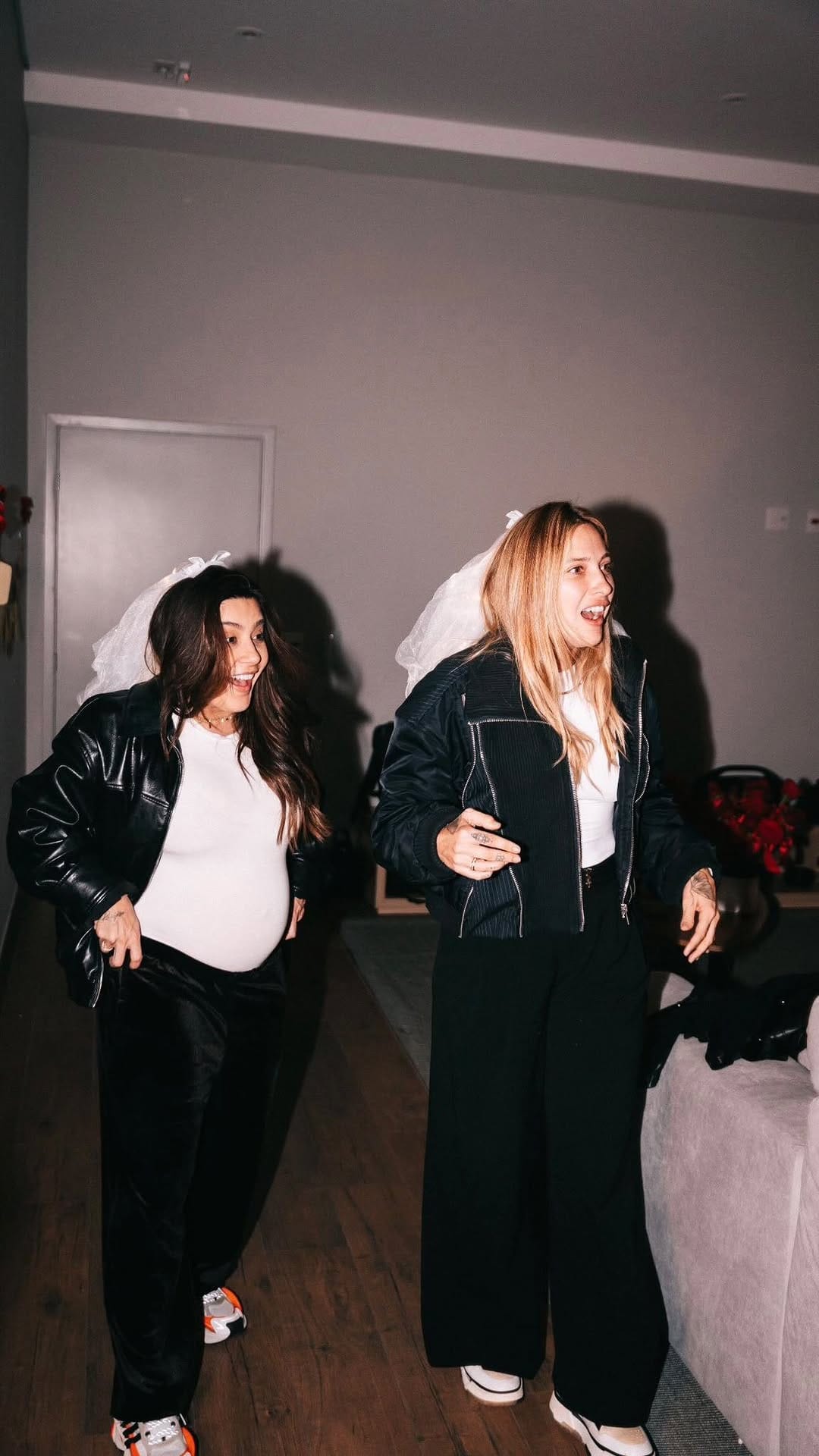 Post 6 by Tati Dias ☽ on Instagram (video)