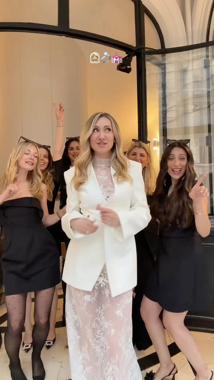Post 2 by Lisa & Henry on Instagram (video)