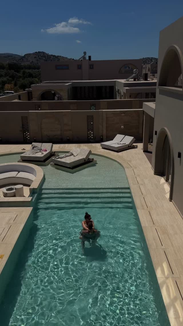 Post 4 by Alicia Andrich on Instagram (video)