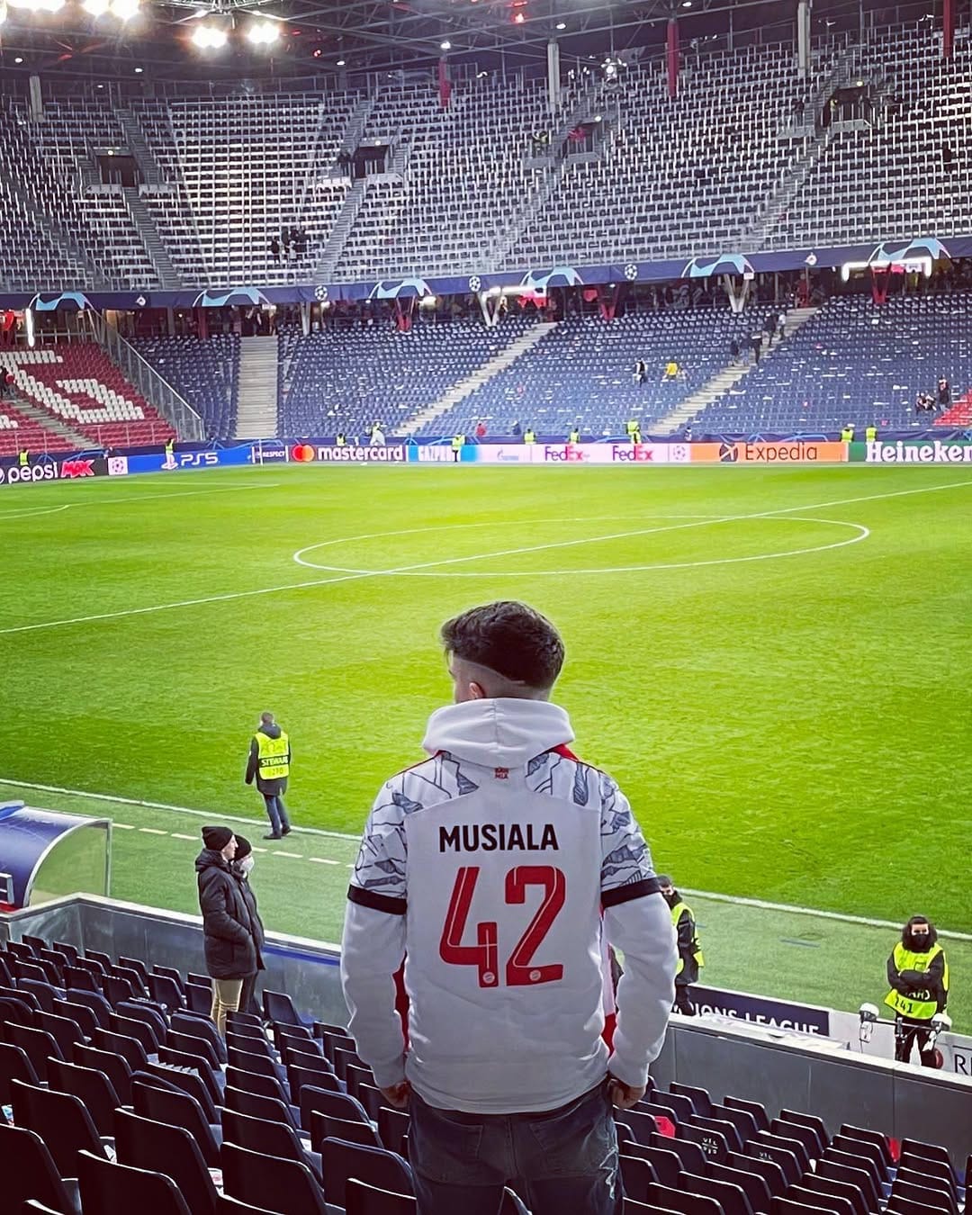 Post 10 by Ali Hussein Muhamad on Instagram (image)