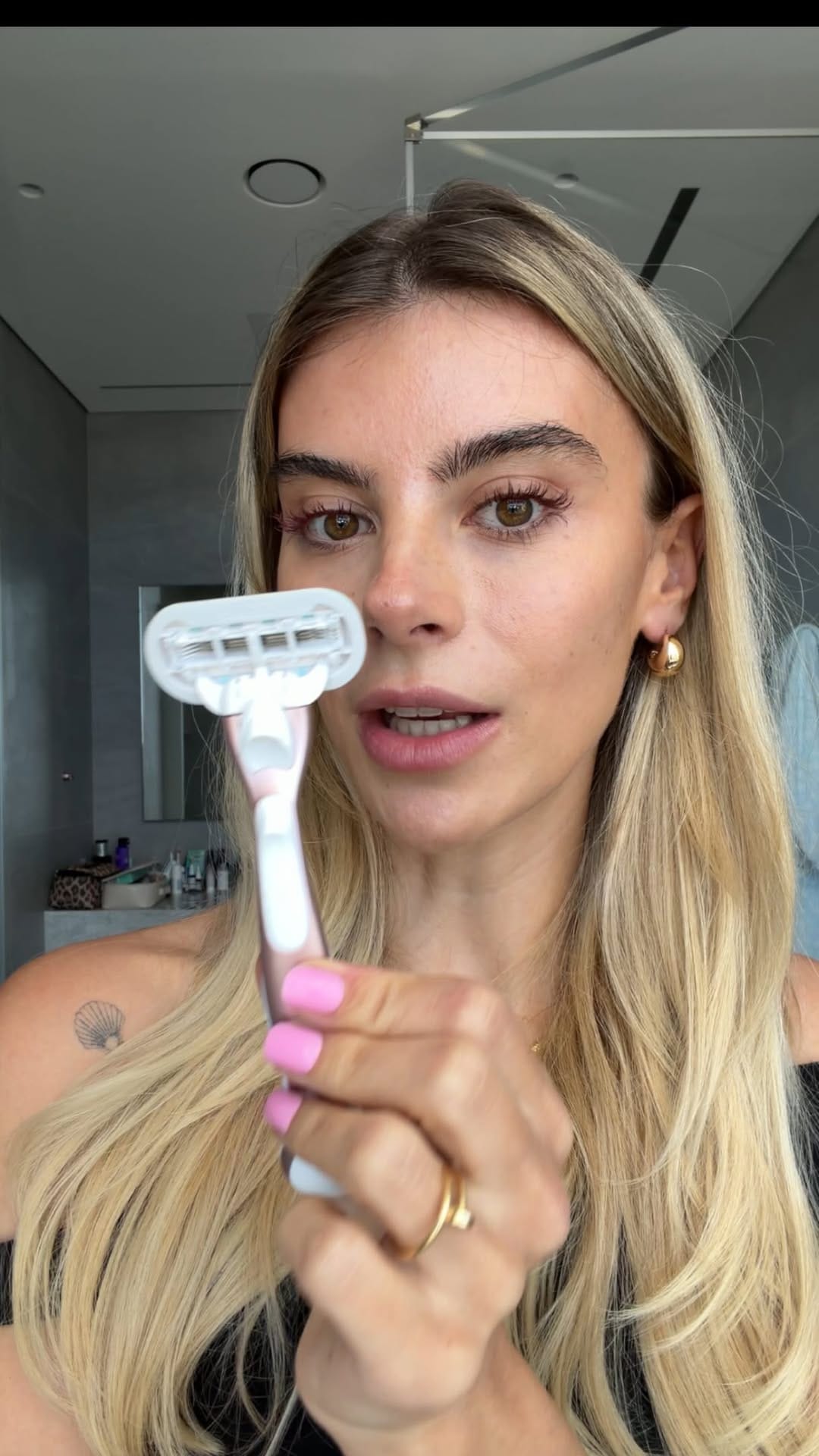 Post 3 by ROMINA PALM 🌴 on Instagram (video)