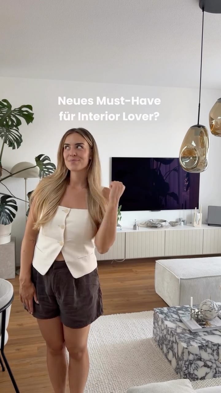 Post 5 by jenn | home & lifestyle on Instagram (video)