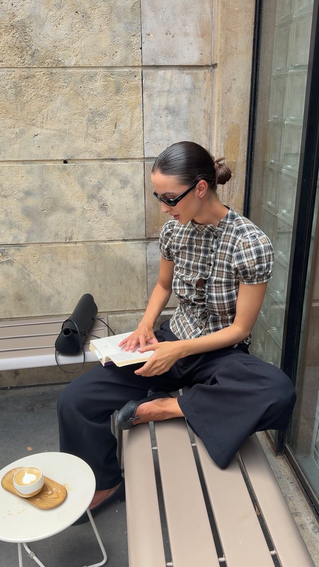 Post 1 by Lara on Instagram (video)