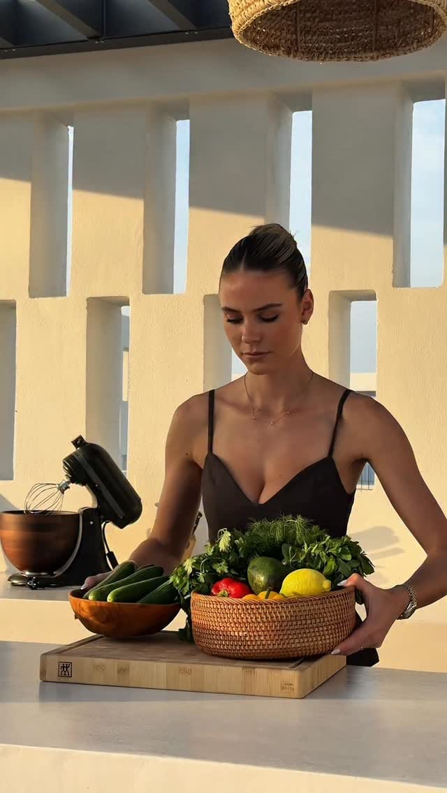 Post 8 by Emilia on Instagram (video)