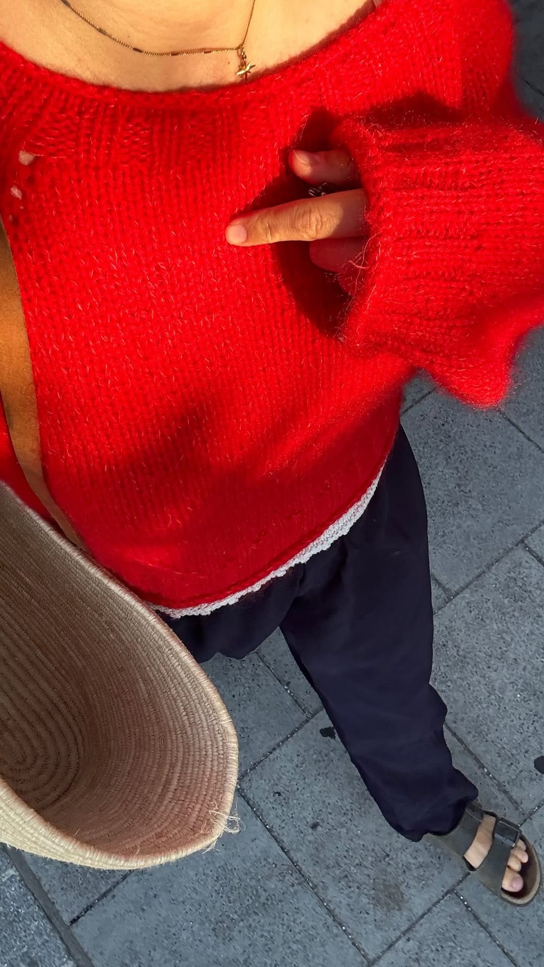 Post 8 by LOTTI | knit × fashion × design on Instagram (video)