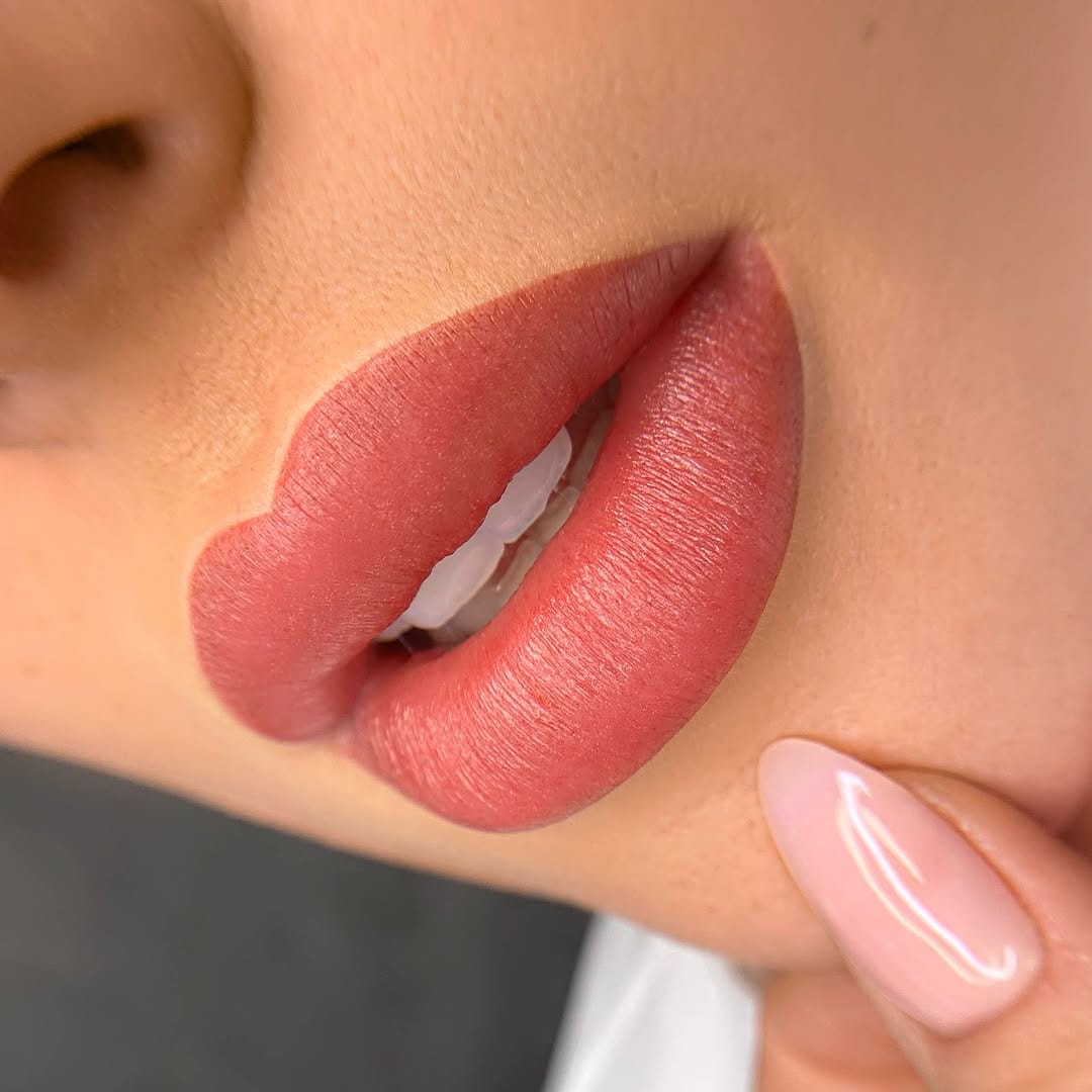 Post 10 by Aylin Eser | PMU LIPS - BROWS - MICROBLADING - FACIALS on Instagram (image)