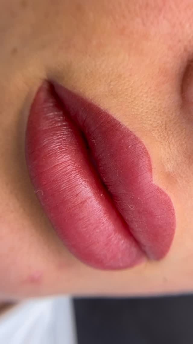 Post 4 by Aylin Eser | PMU LIPS - BROWS - MICROBLADING - FACIALS on Instagram (video)