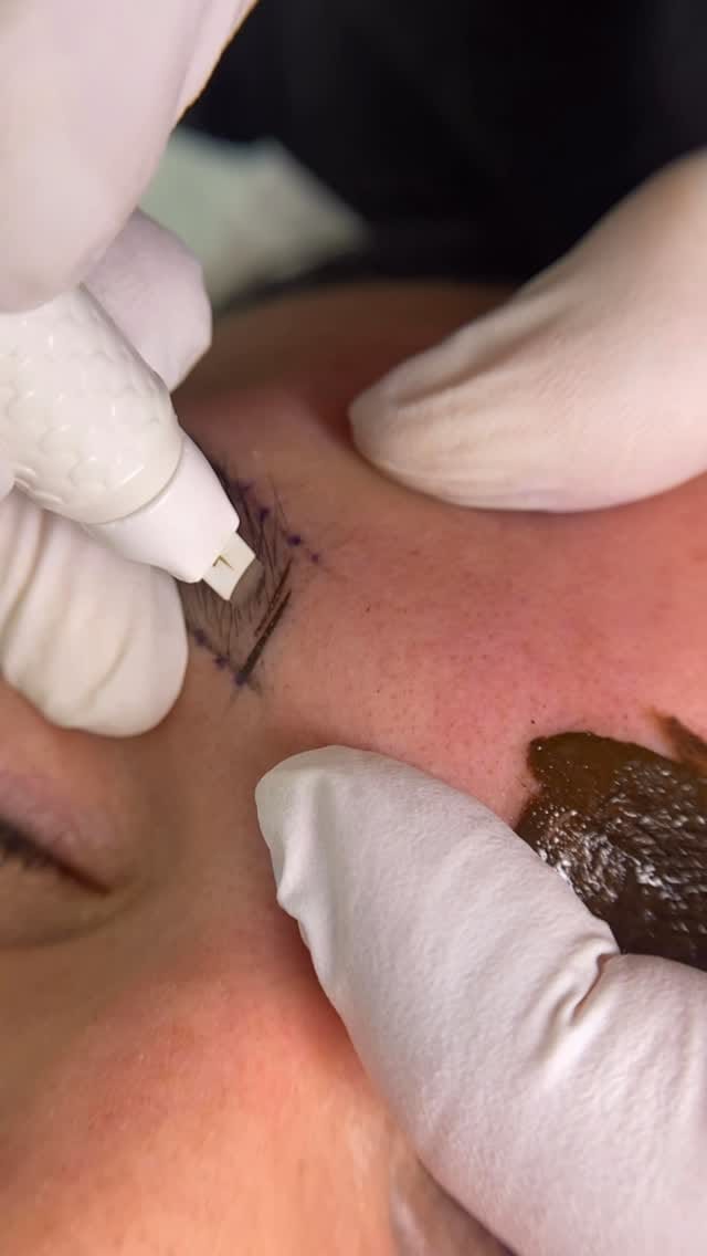 Post 3 by Aylin Eser | PMU LIPS - BROWS - MICROBLADING - FACIALS on Instagram (video)