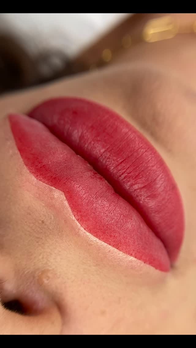 Post 5 by Aylin Eser | PMU LIPS - BROWS - MICROBLADING - FACIALS on Instagram (video)