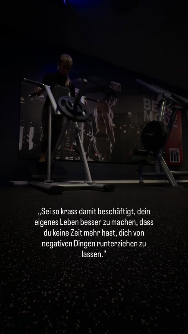 Post 4 by 𝙽𝚒𝚗𝚊 🎀✨ on Instagram (video)