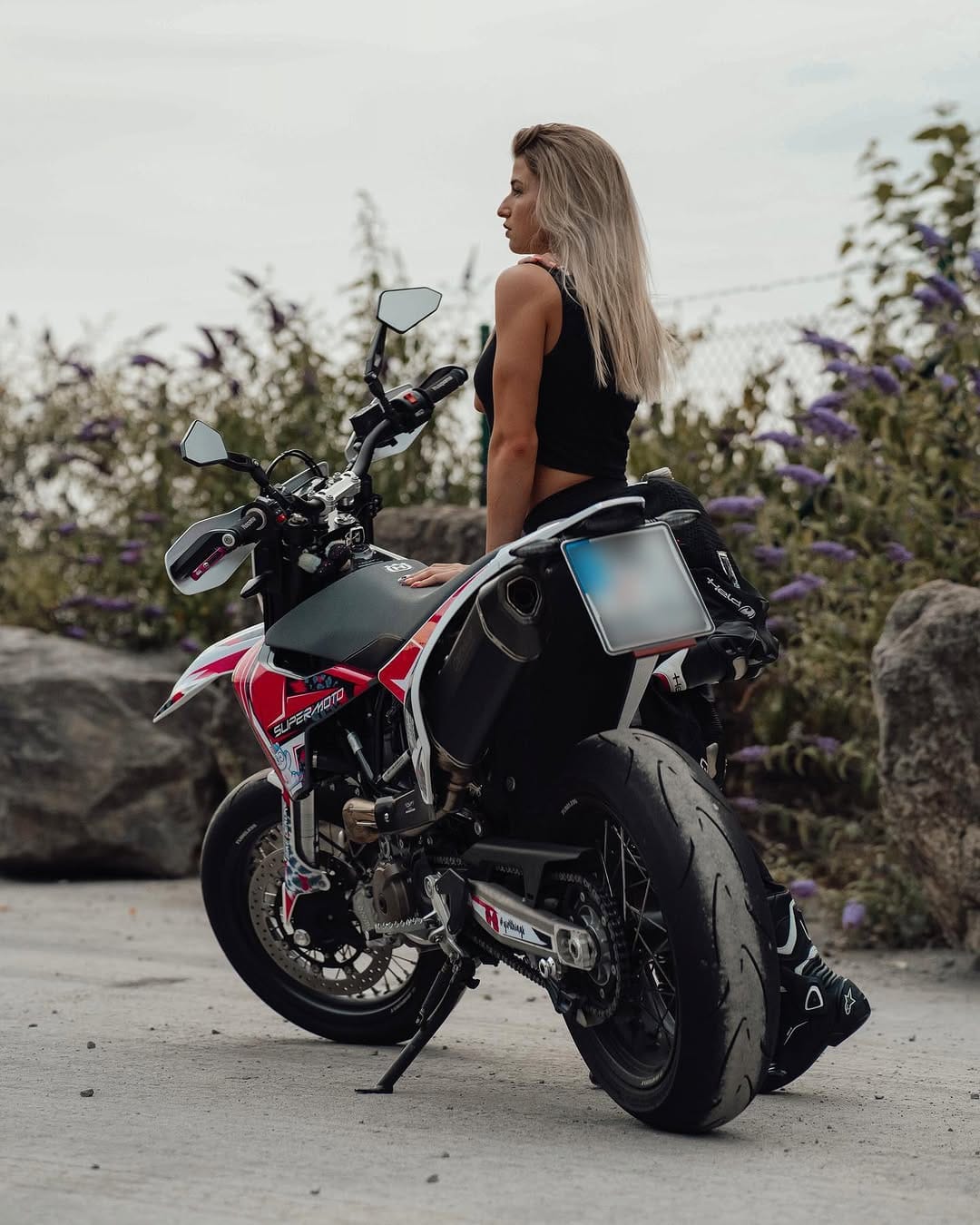 Post 10 by 𝙽𝚒𝚗𝚊 🎀✨ on Instagram (image)