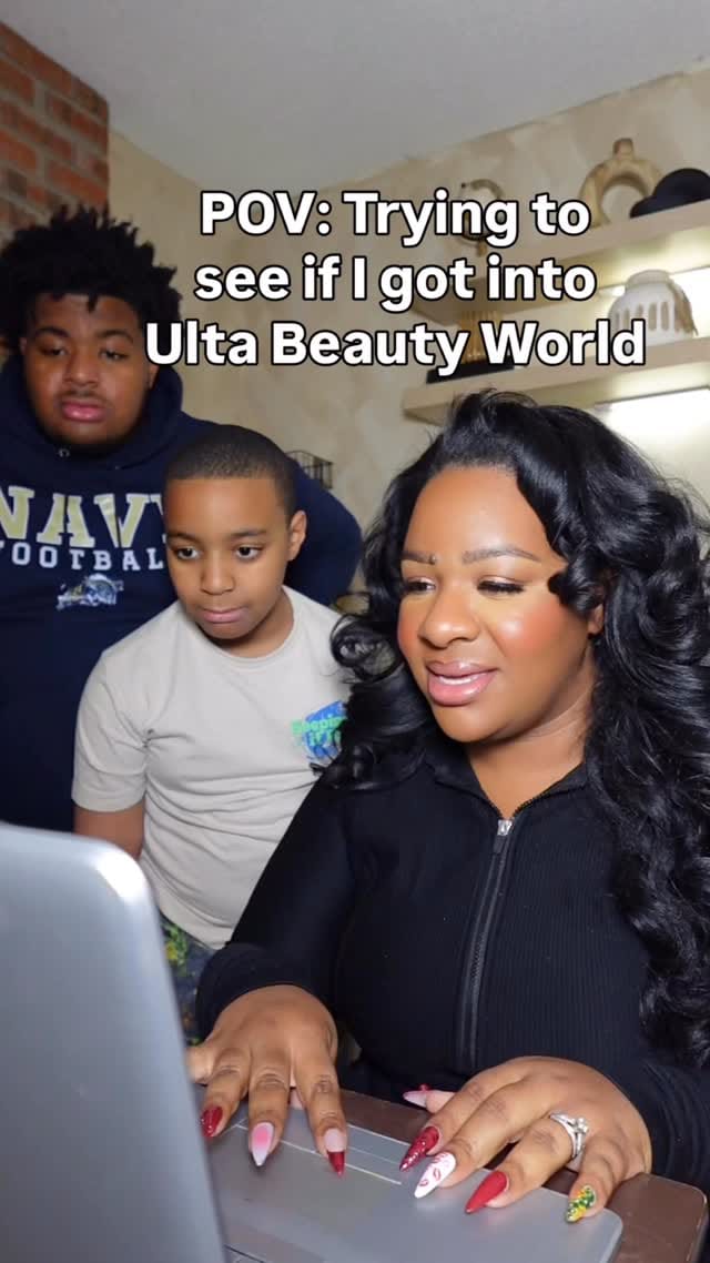 Post 10 by Nicki Thomas NickiStylesHerCurves on Instagram (video)