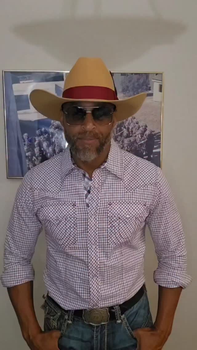 Post 8 by Tommie Johnson on Instagram (video)
