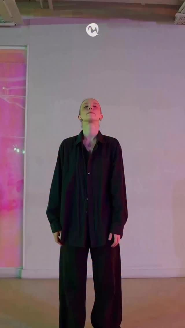Post 6 by motion*s Tanzstudio on Instagram (video)
