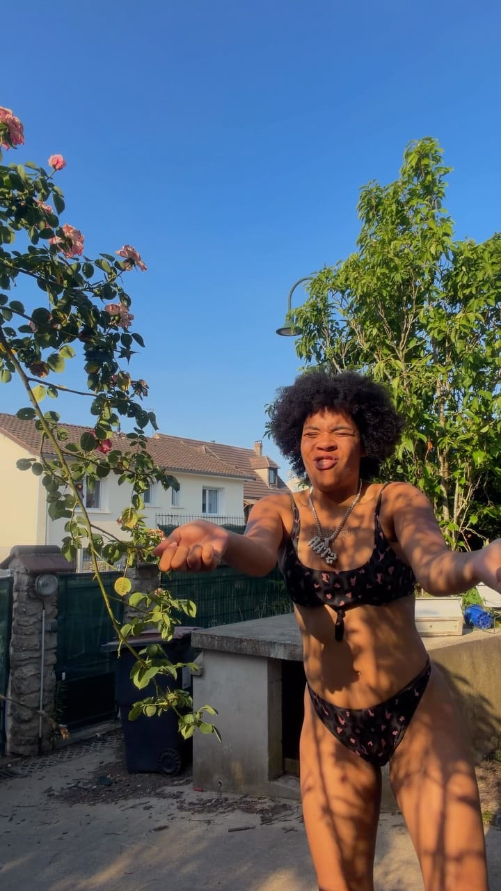 Post 3 by Elisa Edima Marie Lachevrie Koungou Bezanga on Instagram (video)