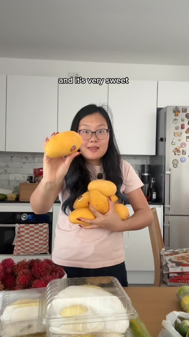 Post 5 by Uyen Ninh on Instagram (video)
