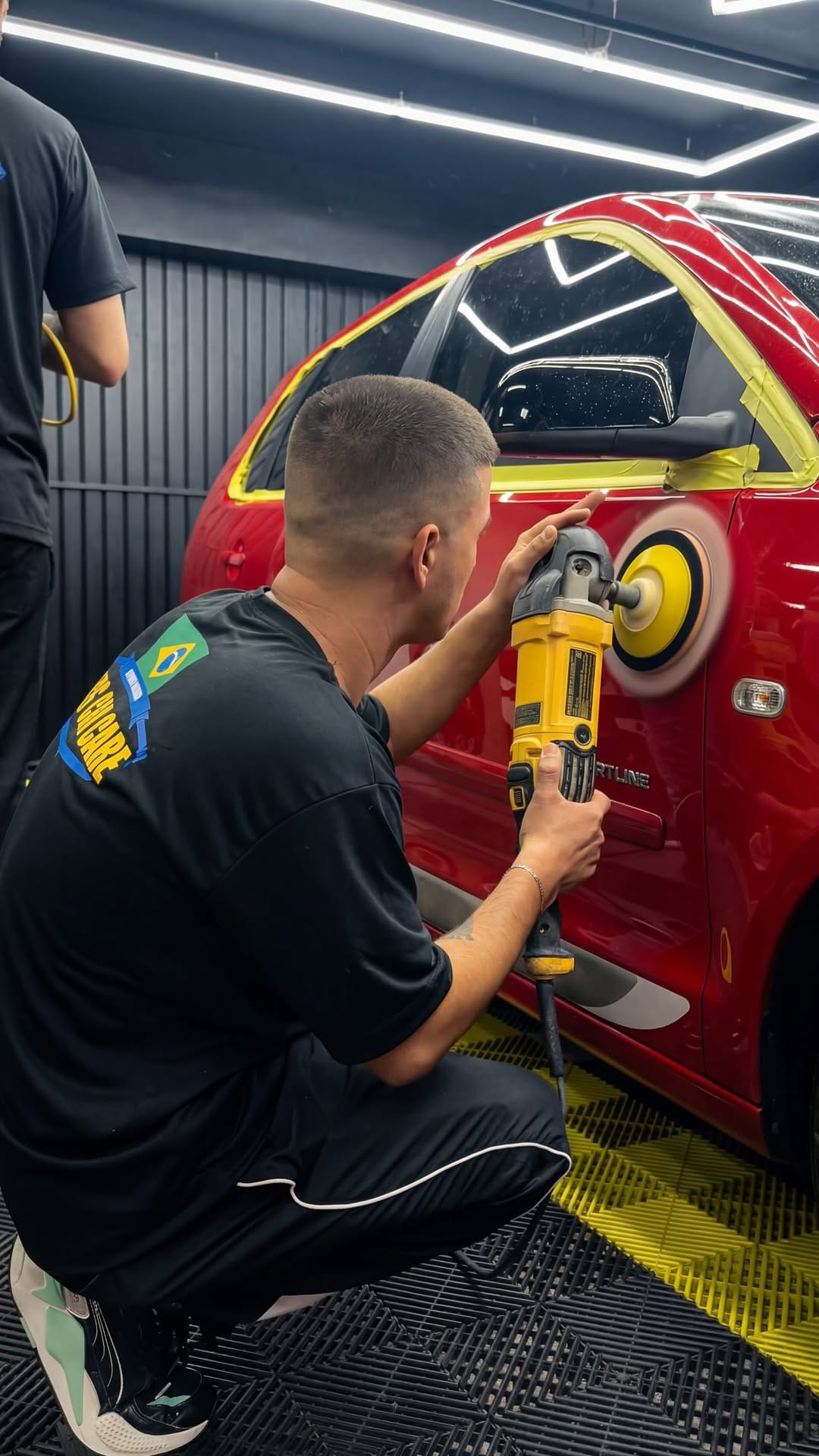 Post 3 by Cris Car Care | Produtos Estética Automotiva on Instagram (video)