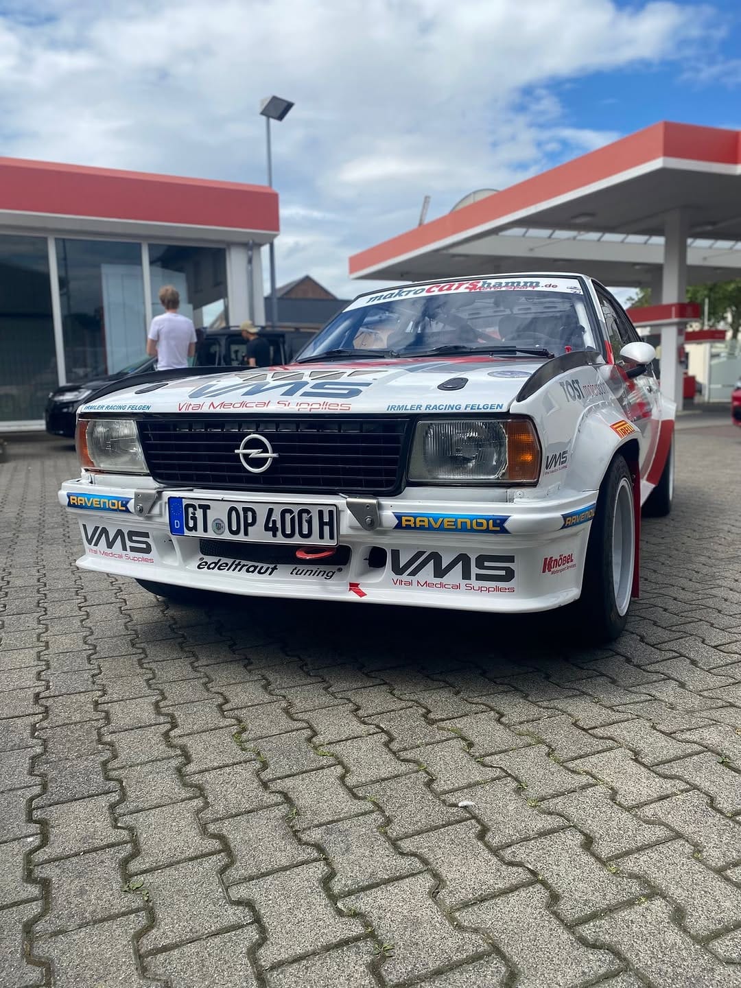 Post 8 by Opeloldis on Instagram (carousel)
