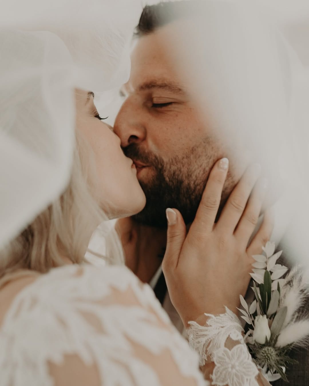 Post 2 by HOCHZEITSFOTOGRAF - FRANKE WEDDING🌿 on Instagram (image)