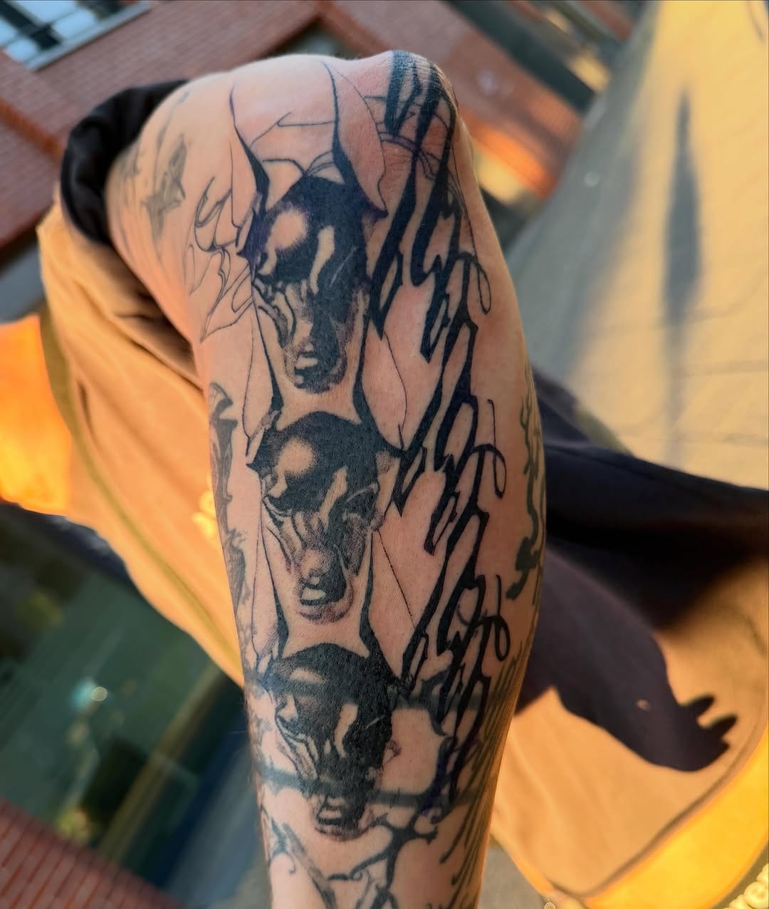 Post 3 by 𝔉𝔢𝔩𝔦𝔵 𝔳𝔬𝔫 𝔈𝔦𝔠𝔨𝔢𝔫 𝔗𝔞𝔱𝔱𝔬𝔬 on Instagram (image)