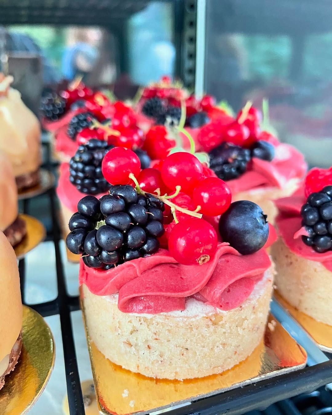 Post 10 by Veganes Catering aus FFM on Instagram (carousel)