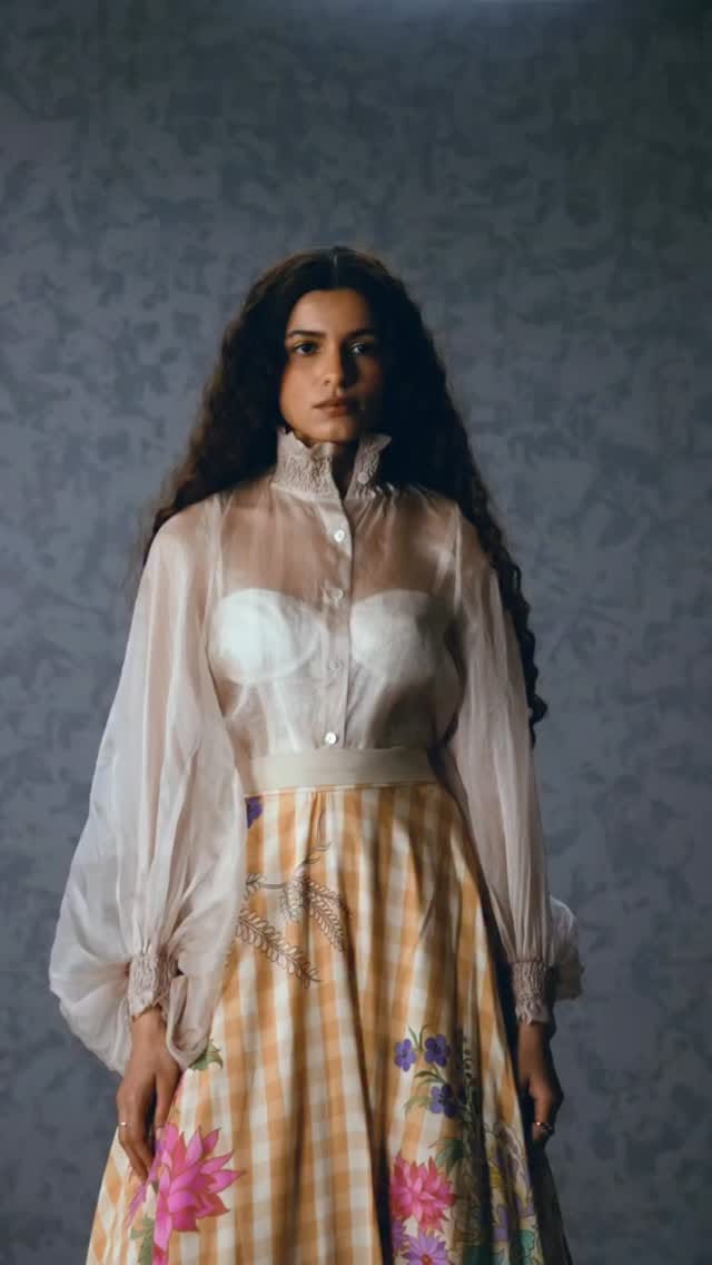 Post 8 by Amiraah on Instagram (video)