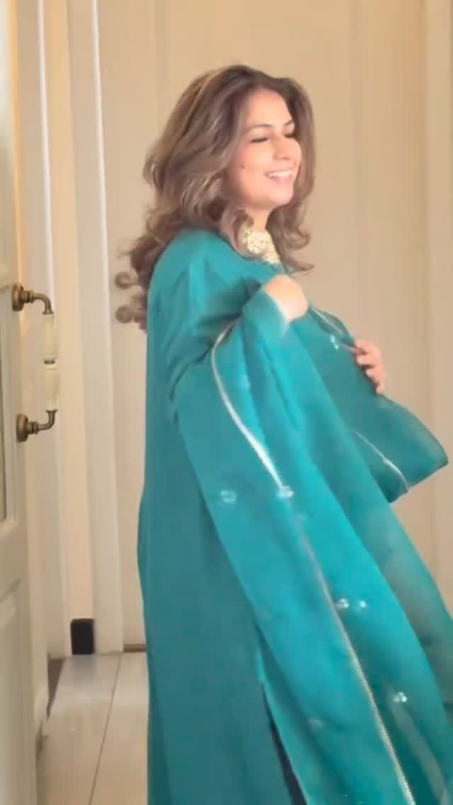 Post 7 by Amiraah on Instagram (video)