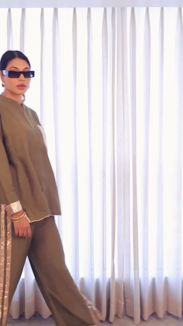 Post 3 by Amiraah on Instagram (video)