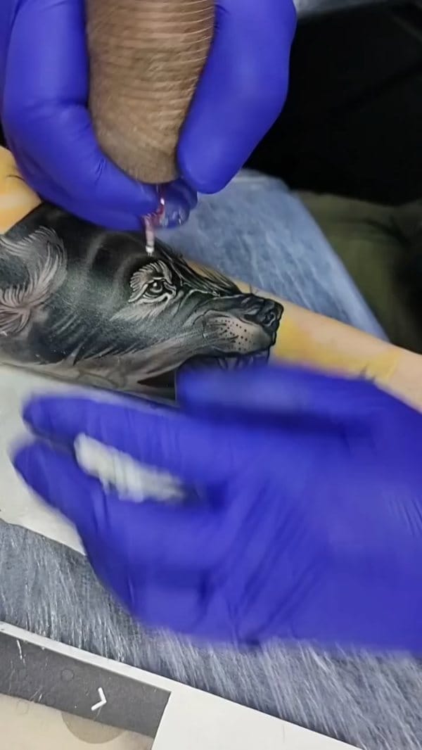 Post 1 by Hamburg tattoo / Tattoo artist Hamburg on Instagram (video)