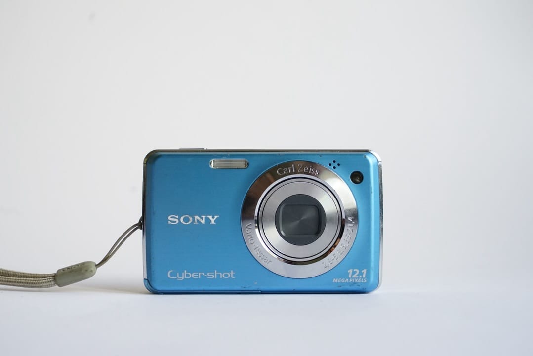 Post 8 by Vintage Analog and Digital Camera Shop on Instagram (carousel)