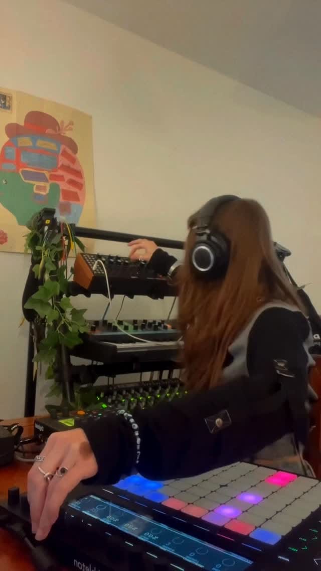 Post 2 by 𝗕𝗘𝗧𝗜𝗫 ☻ on Instagram (video)