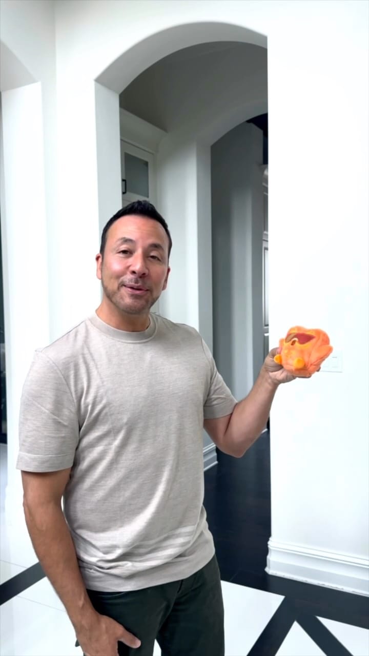 Post 6 by Howie D on Instagram (video)