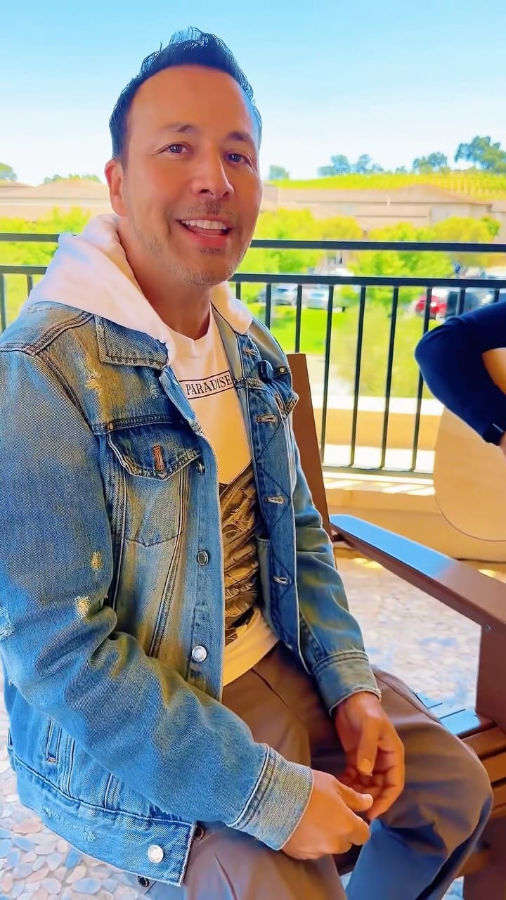 Post 4 by Howie D on Instagram (video)