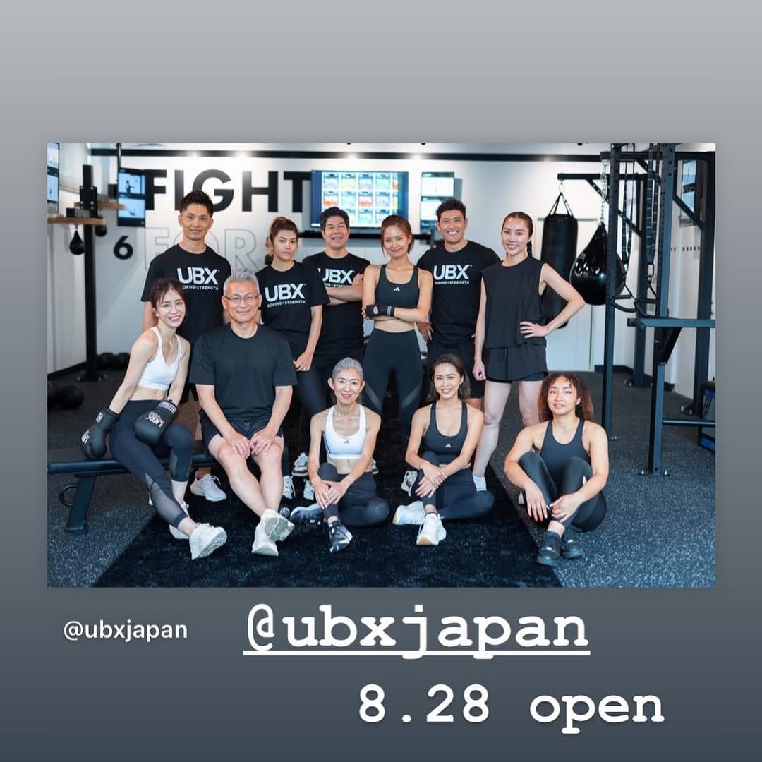 Post 9 by 𝔸𝕐𝕌𝕄𝕀 🤍 還暦グレイヘアコーデ on Instagram (image)