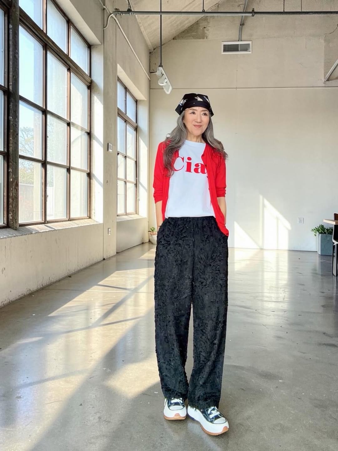 Post 2 by 𝔸𝕐𝕌𝕄𝕀 🤍 還暦グレイヘアコーデ on Instagram (carousel)