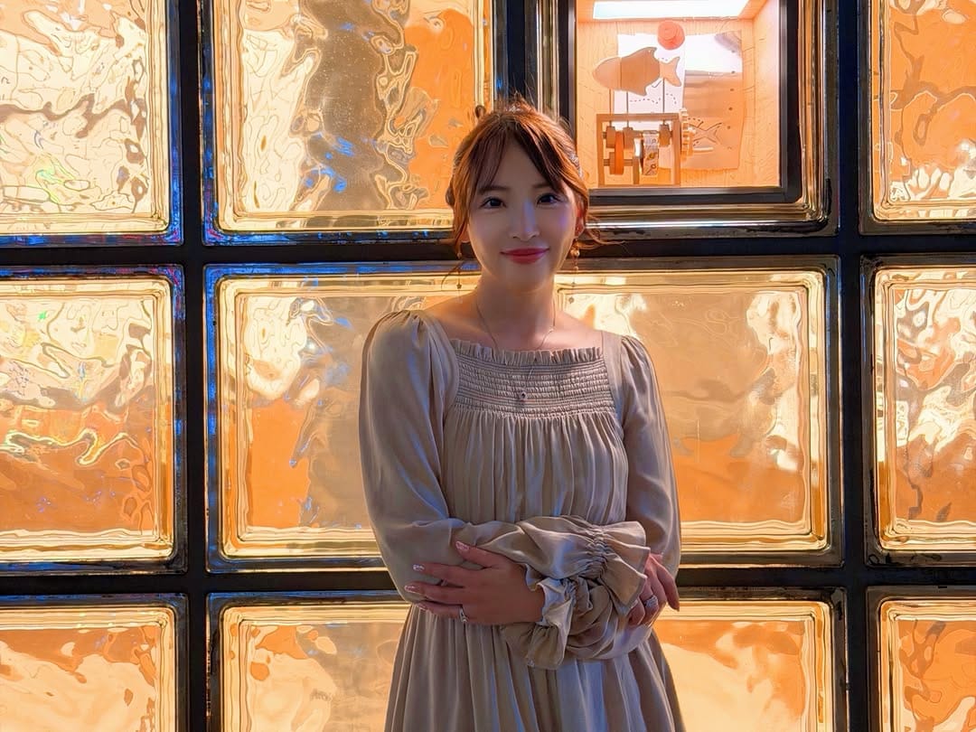 Post 2 by 白石美亜 on Instagram (carousel)