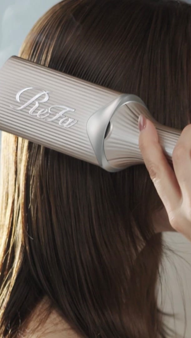Post 1 by ReFa Official on Instagram (video)
