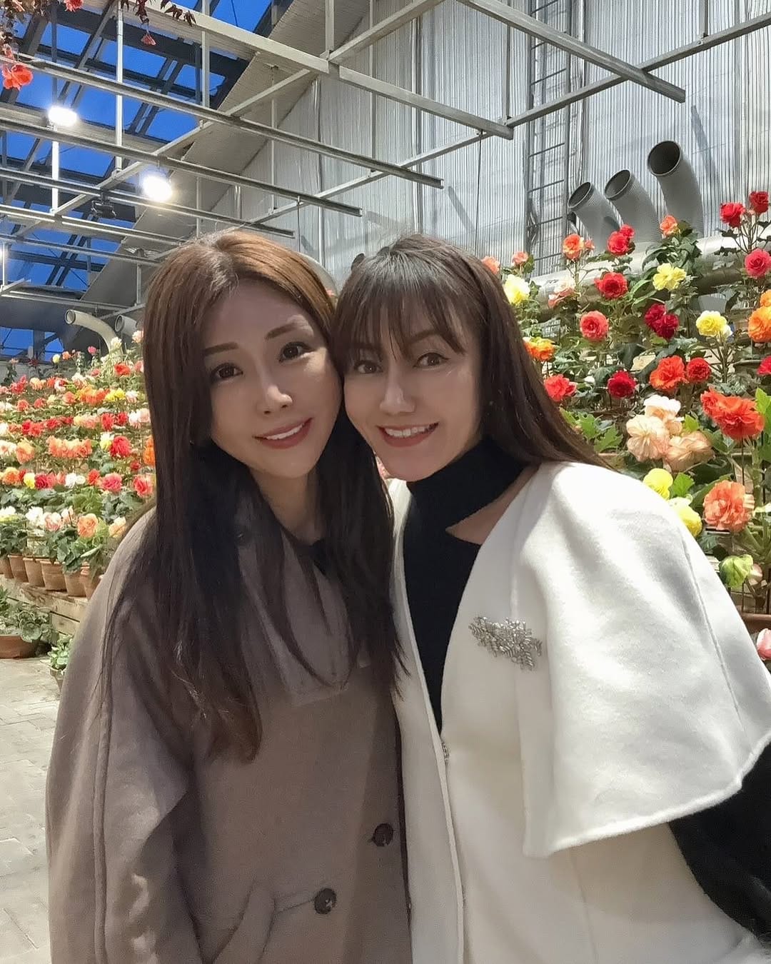 Post 4 by minori  小顔サロンL'AZUR/小顔矯正スクール/大阪/心斎橋 on Instagram (carousel)