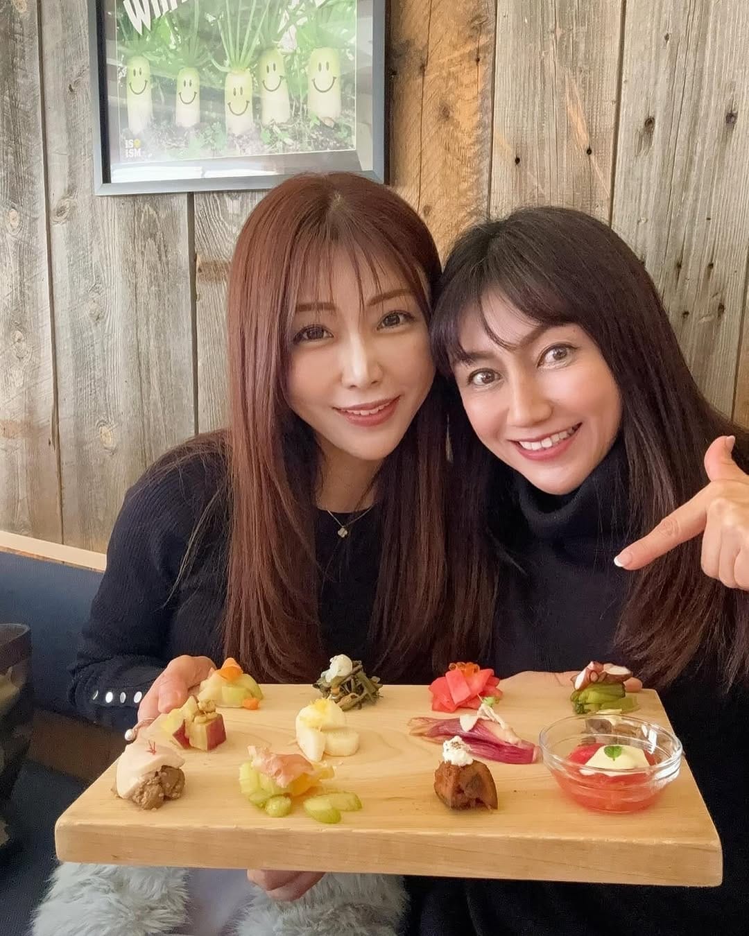 Post 5 by minori  小顔サロンL'AZUR/小顔矯正スクール/大阪/心斎橋 on Instagram (carousel)