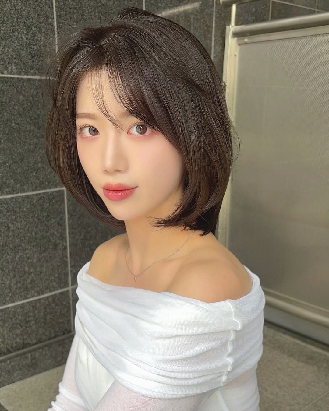 Post 6 by 大阪ボブ/韓国ボブ/顔まわり/中村萌/大阪/京橋 on Instagram (carousel)