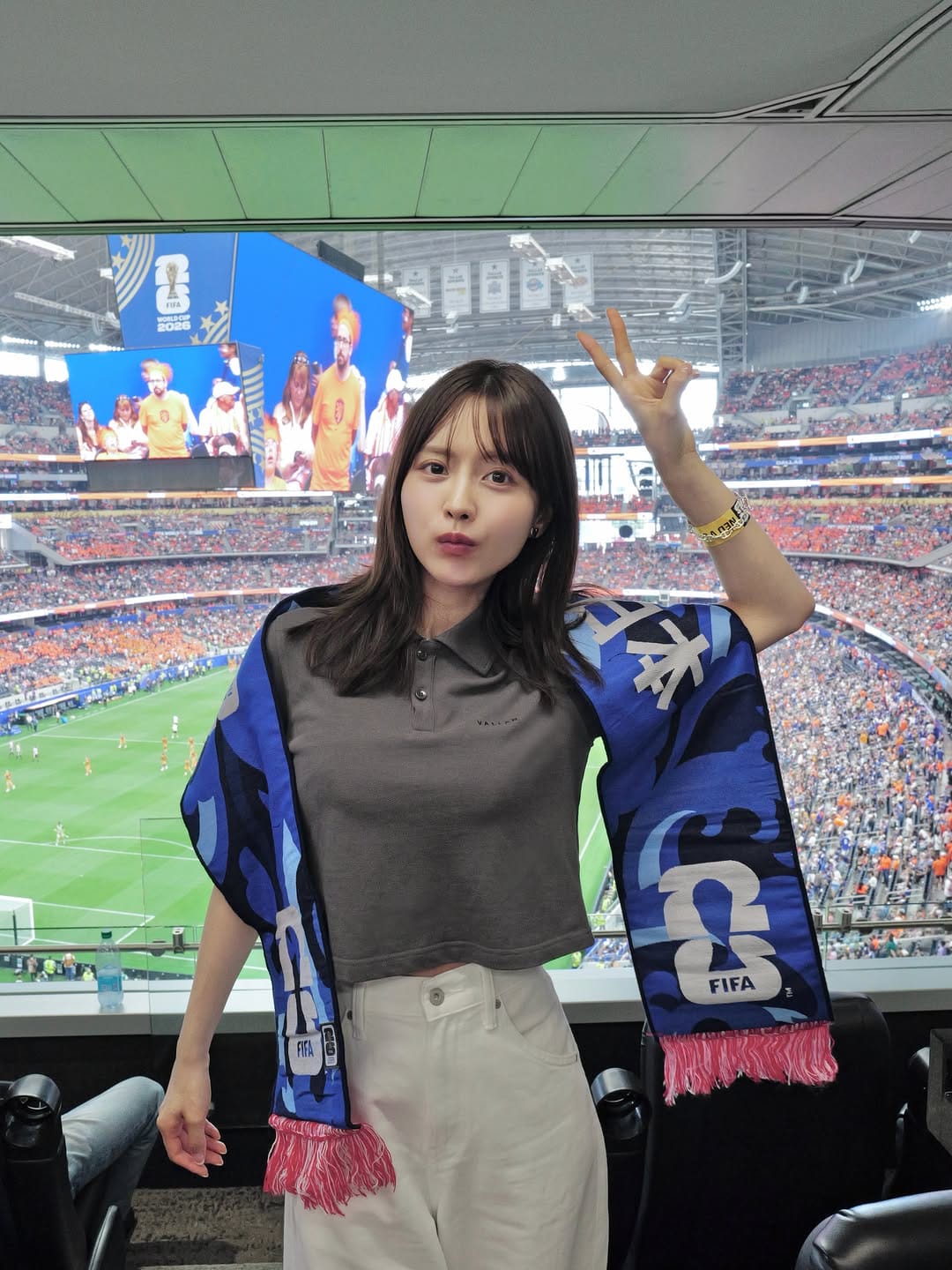 Post 8 by 新田さちか Sachika Nitta on Instagram (carousel)