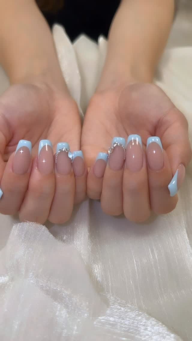 Post 4 by aya/大人ネイル/上品ネイル/美フォルムネイル on Instagram (video)