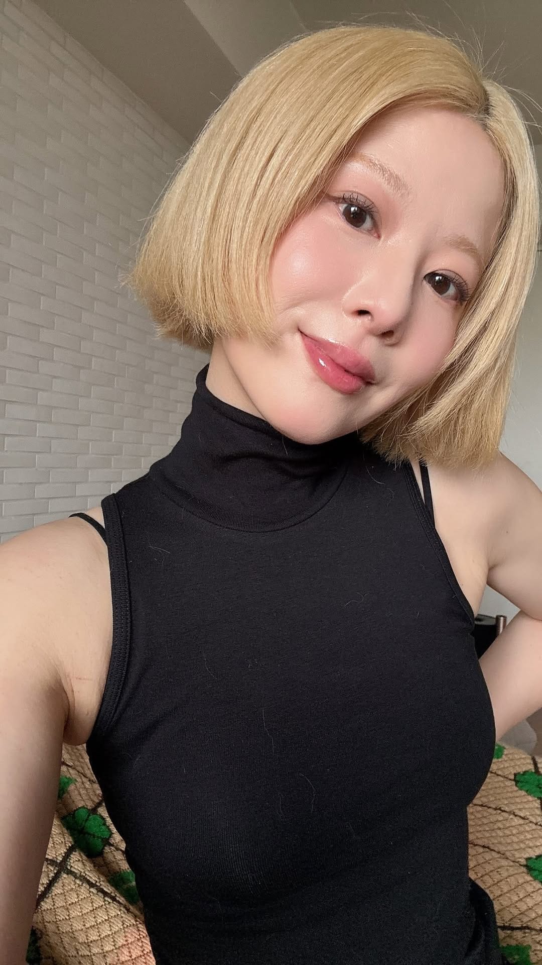 Post 4 by nanae on Instagram (video)