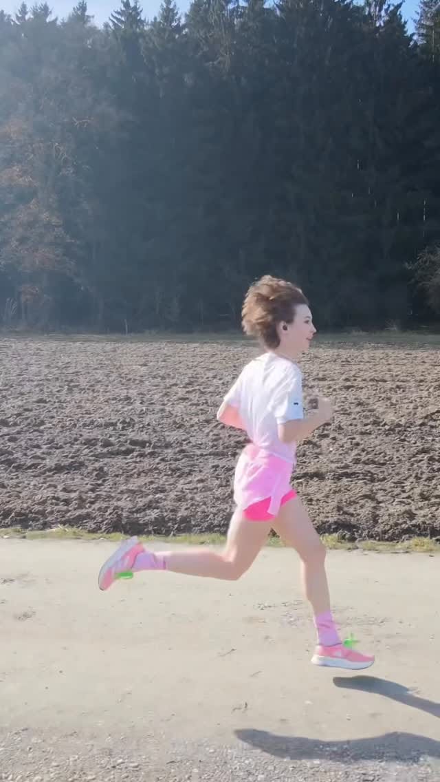 Post 7 by Julia Wameser on Instagram (video)